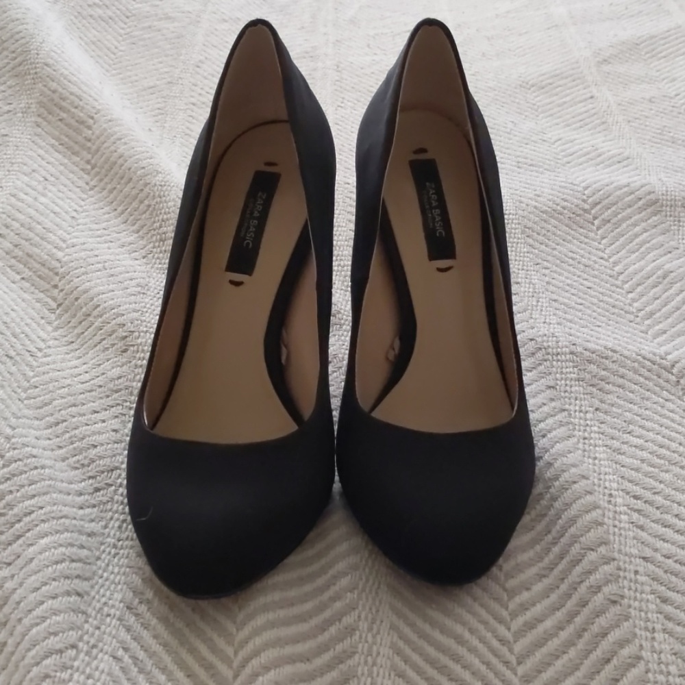 Zara Basic Collection Size 6 Black Heels